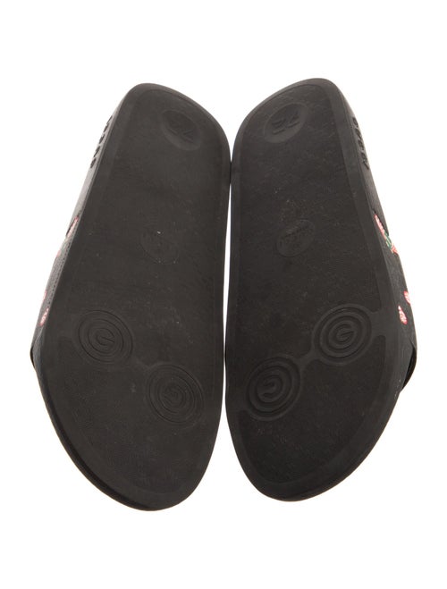 Gucci GG Supreme Slides