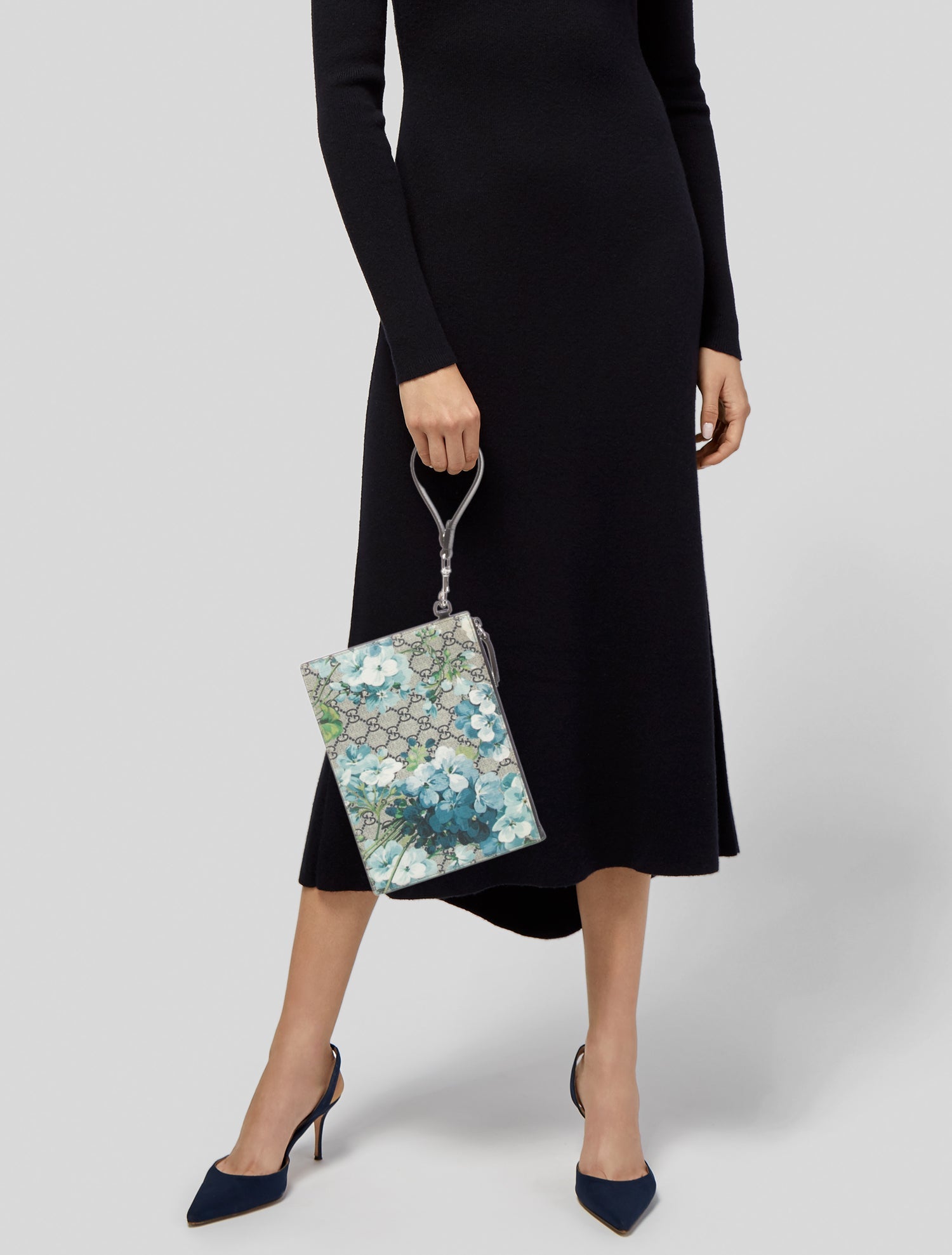 Gucci GG Supreme Clutch