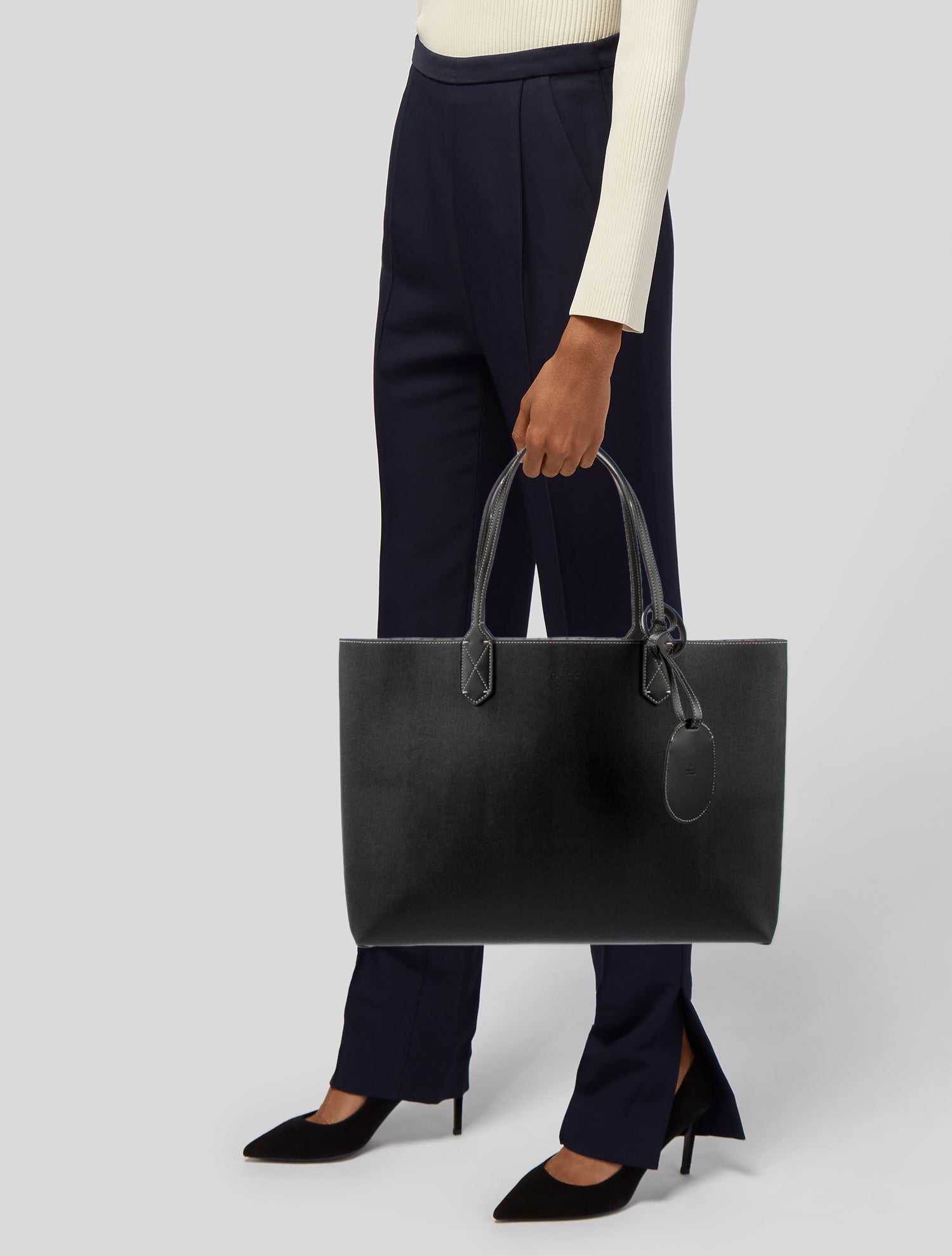 Gucci GG Supreme Tote w/ Tags