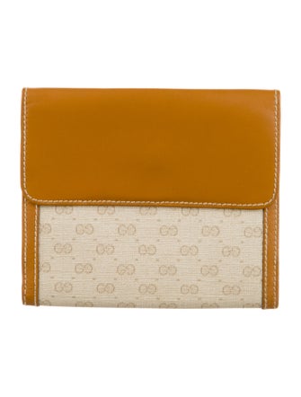 Gucci Interlocking G Logo Compact Wallet