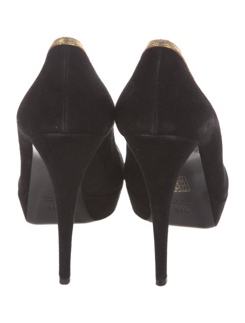 Gucci Suede Pumps