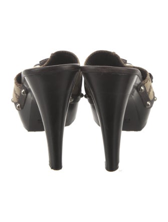 Gucci GG Supreme Canvas Slides