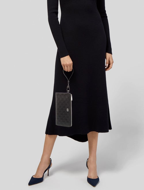 Gucci GG Signature Clutch