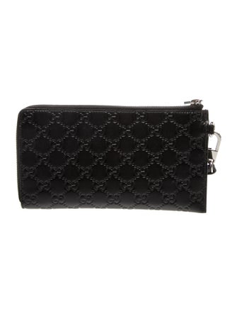 Gucci GG Signature Clutch