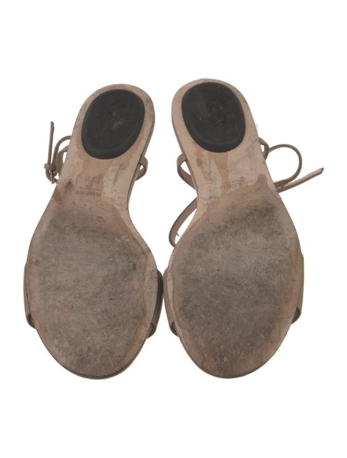 Gucci Horsebit Accent Leather T-Strap Sandals