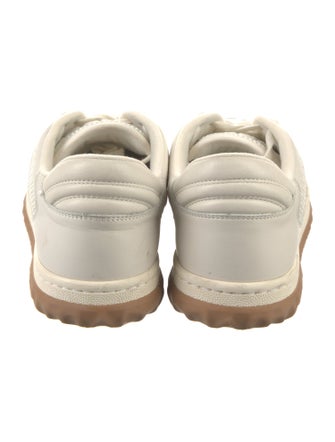 Gucci Sukey Logo Leather Sneakers