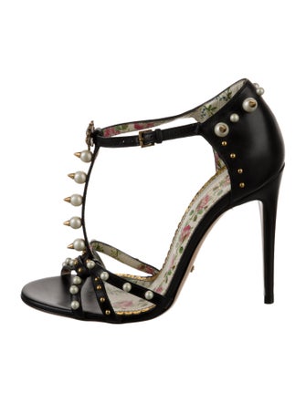 Gucci Bee Accent Leather T-Strap Sandals