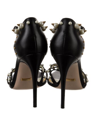 Gucci Bee Accent Leather T-Strap Sandals