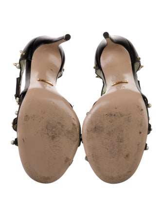 Gucci Bee Accent Leather T-Strap Sandals