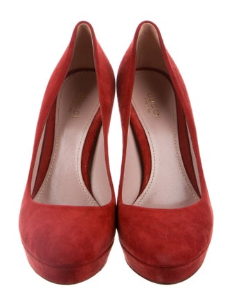 Gucci Suede Pumps