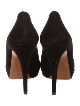 Gucci Suede Pumps