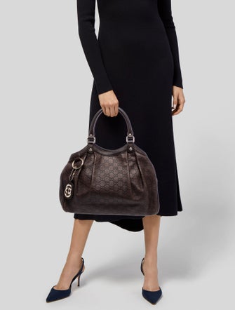 Gucci GG Signature Sukey Medium