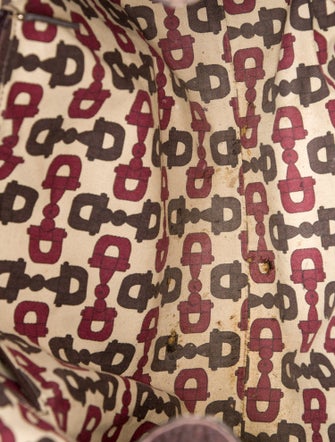 Gucci GG Signature Sukey