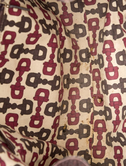 Gucci GG Signature Sukey