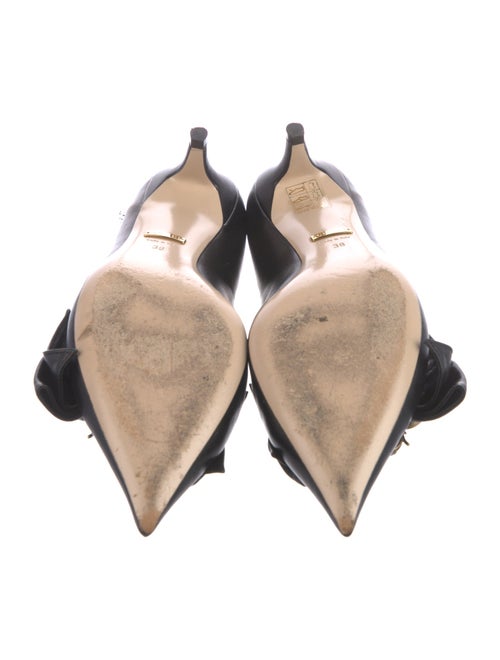 Gucci Faux Pearl Accents Leather Pumps