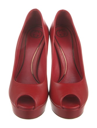 Gucci Leather Pumps