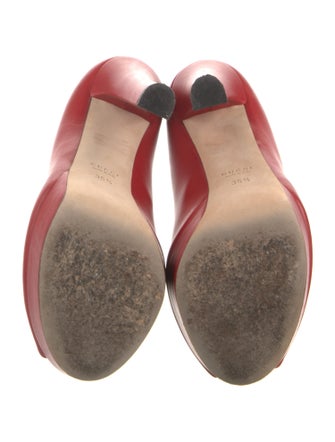 Gucci Leather Pumps