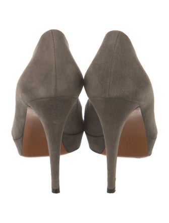 Gucci Suede Pumps