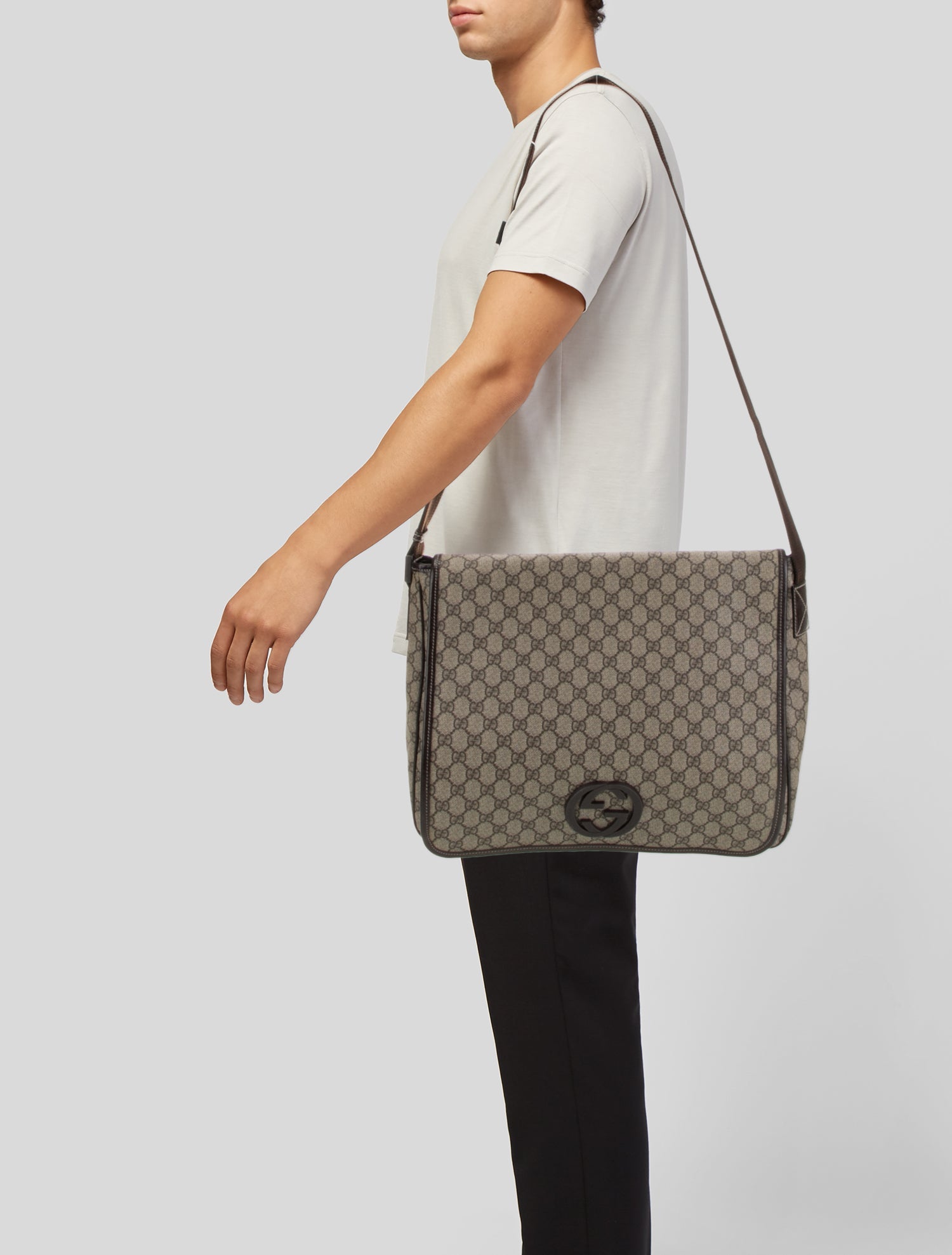 Gucci GG Supreme Messenger Bag