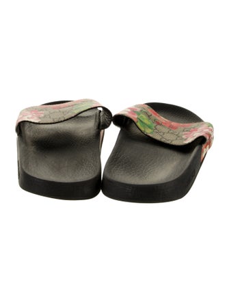 Gucci GG Supreme Slides