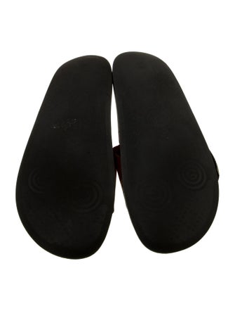 Gucci GG Supreme Slides