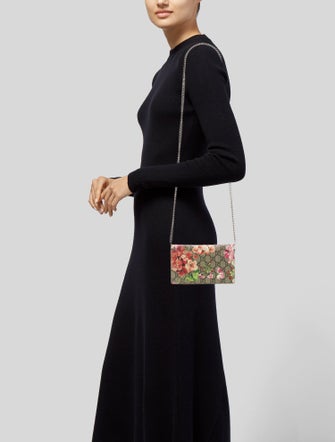 Gucci GG Supreme Clutch Mini