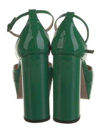 Gucci Double G Logo Patent Leather D'Orsay Pumps