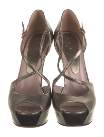 Gucci Leather T-Strap Pumps