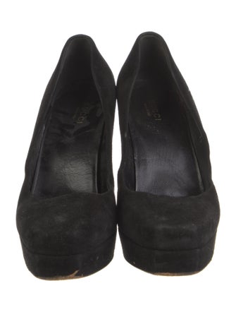 Gucci Suede Pumps