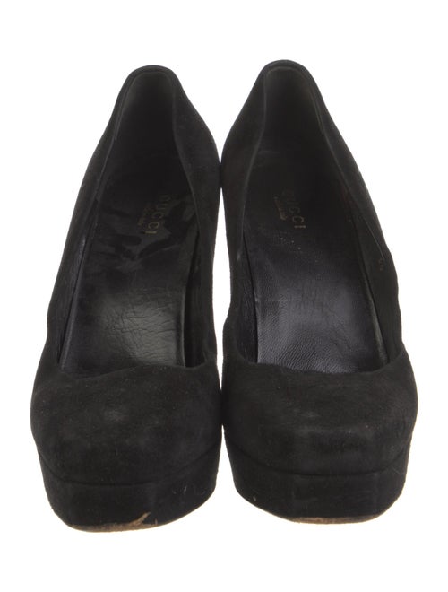 Gucci Suede Pumps