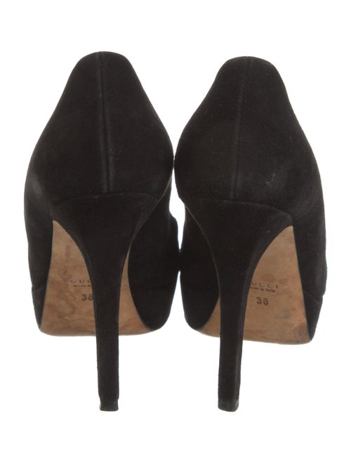 Gucci Suede Pumps