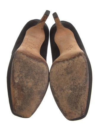 Gucci Suede Pumps