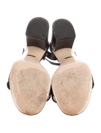 Gucci Double G Logo Leather Sandals