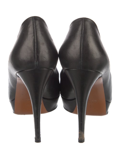 Gucci Leather Pumps