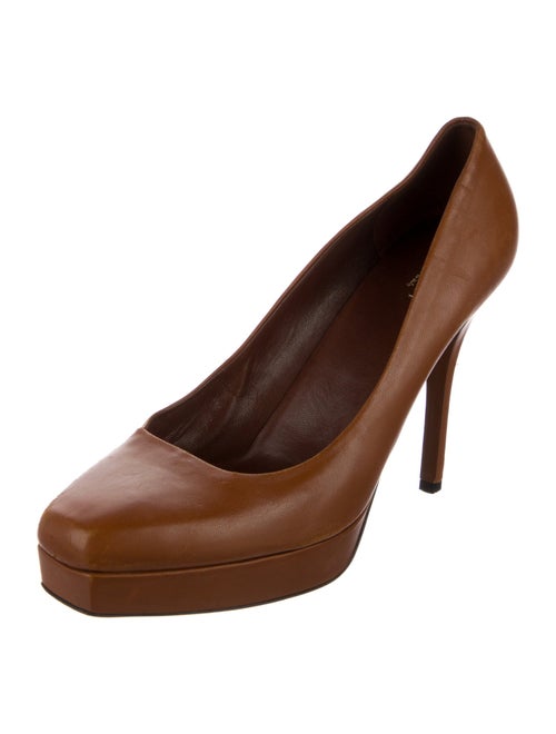 Gucci Leather Pumps