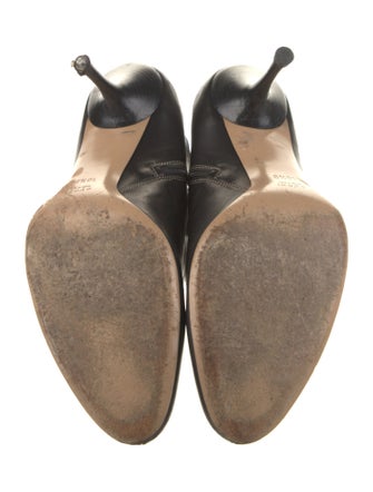 Gucci Interlocking G Logo Leather Pumps