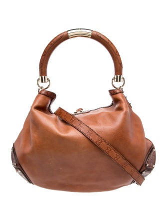 Gucci GG Signature Indy