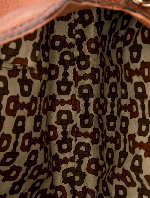 Gucci GG Signature Indy