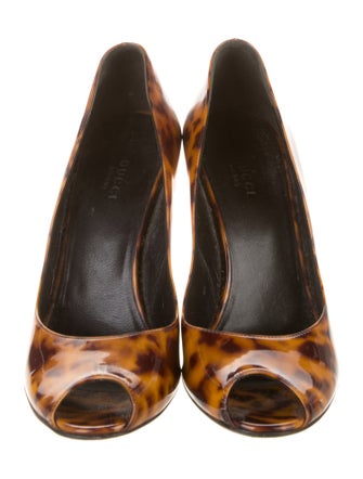 Gucci Interlocking G Logo Patent Leather Pumps