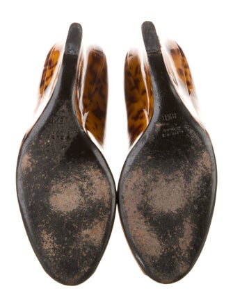 Gucci Interlocking G Logo Patent Leather Pumps