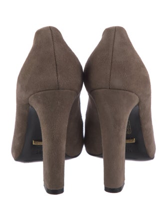Gucci Suede Pumps