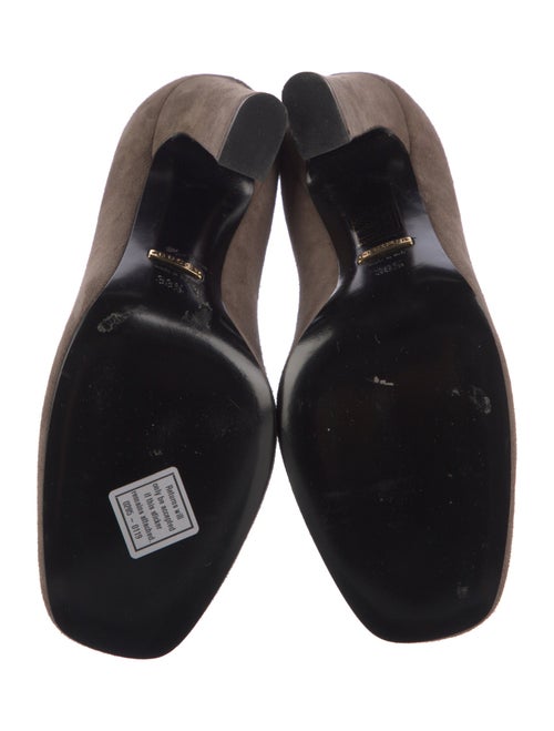 Gucci Suede Pumps
