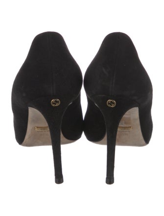 Gucci Suede Pumps