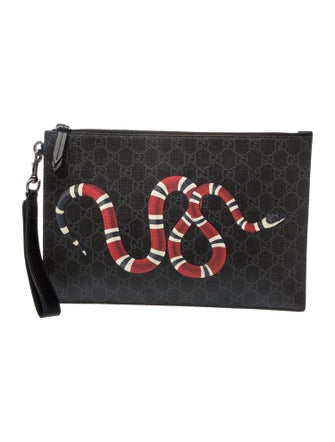 Gucci GG Supreme Clutch
