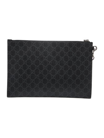 Gucci GG Supreme Clutch