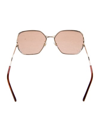 Gucci Oversize Tinted Sunglasses