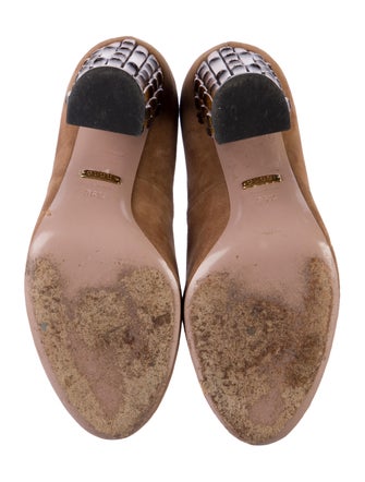 Gucci Bamboo Accent Suede Pumps