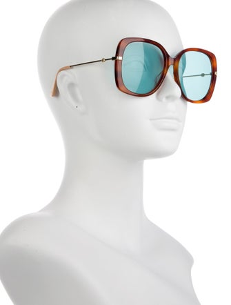 Gucci Oversize Tinted Sunglasses
