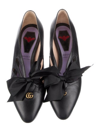 Gucci Double G Logo Leather Pumps