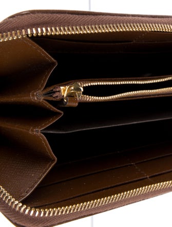 Gucci GG Supreme Continental Wallet